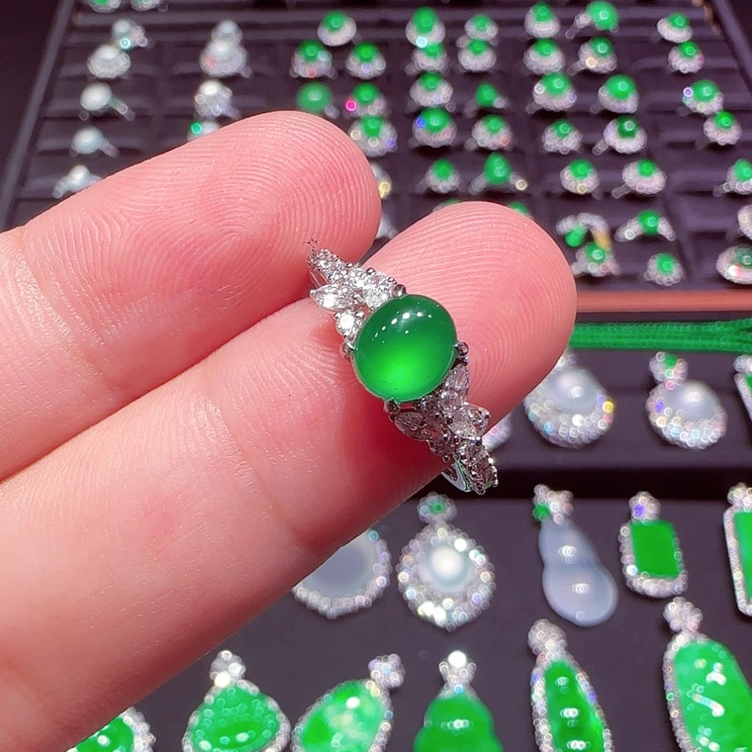 翡翠18K金镶嵌戒指戒指