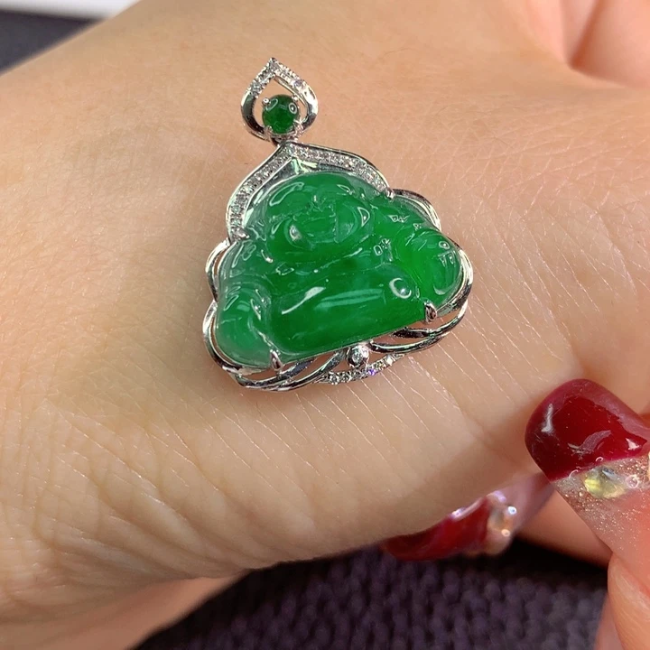 翡翠颈饰18K金镶嵌翡翠