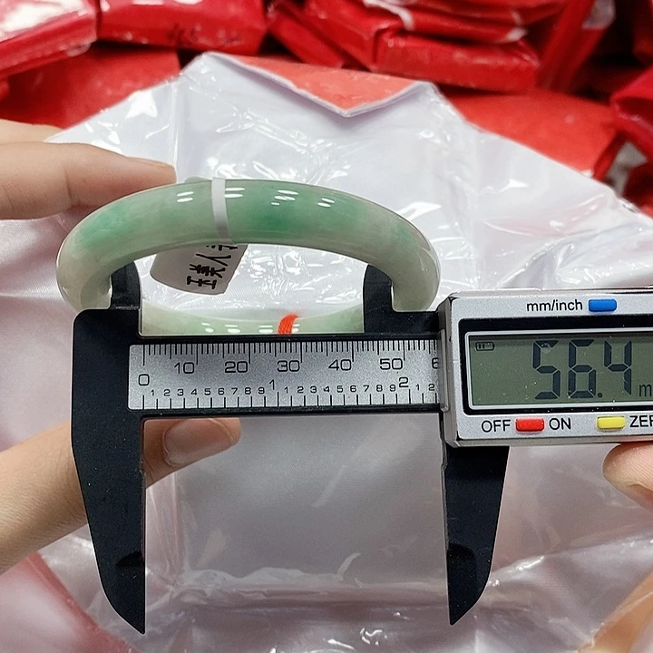 翡翠手镯未镶嵌23