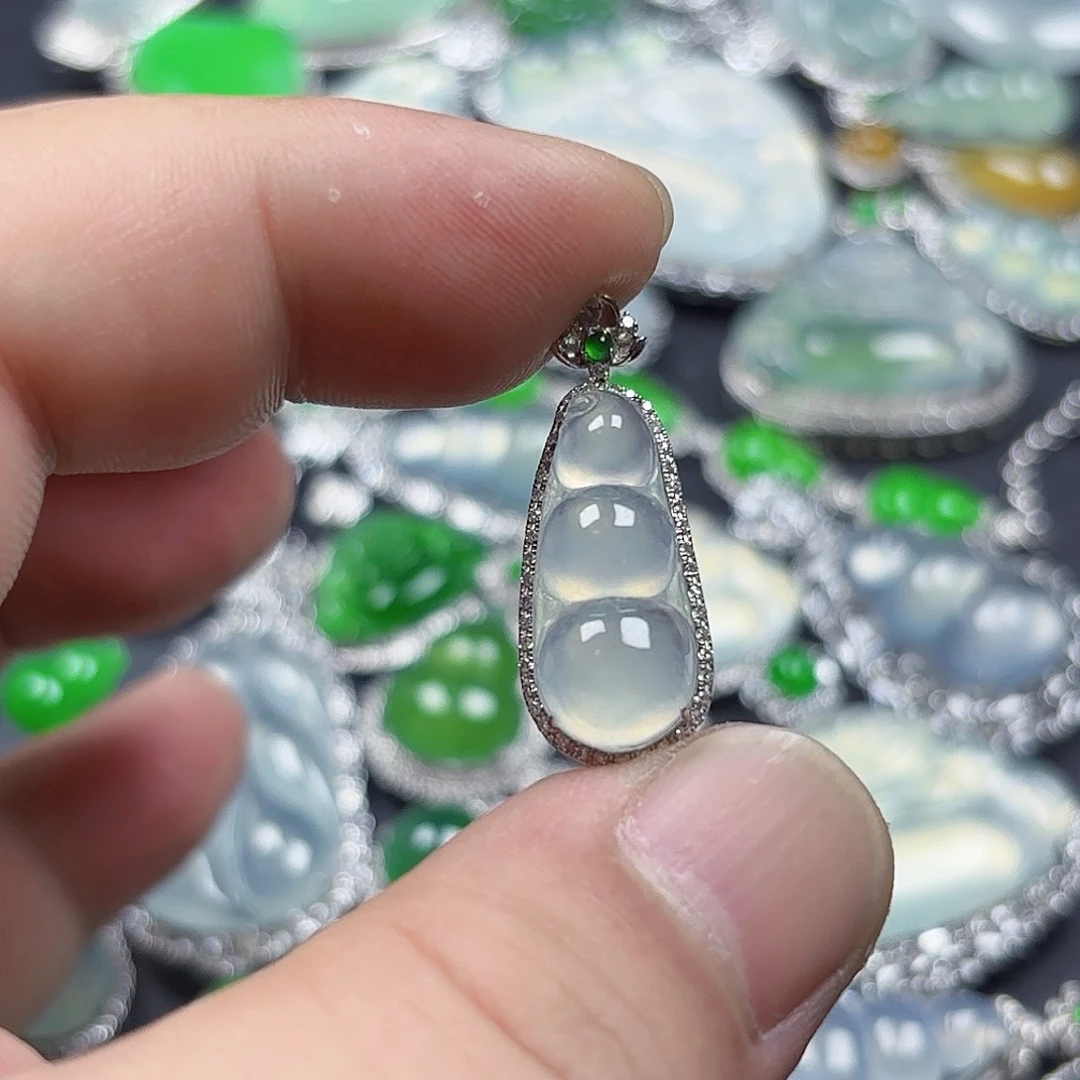 翡翠18K金镶嵌颈饰天然缅甸A货翡翠