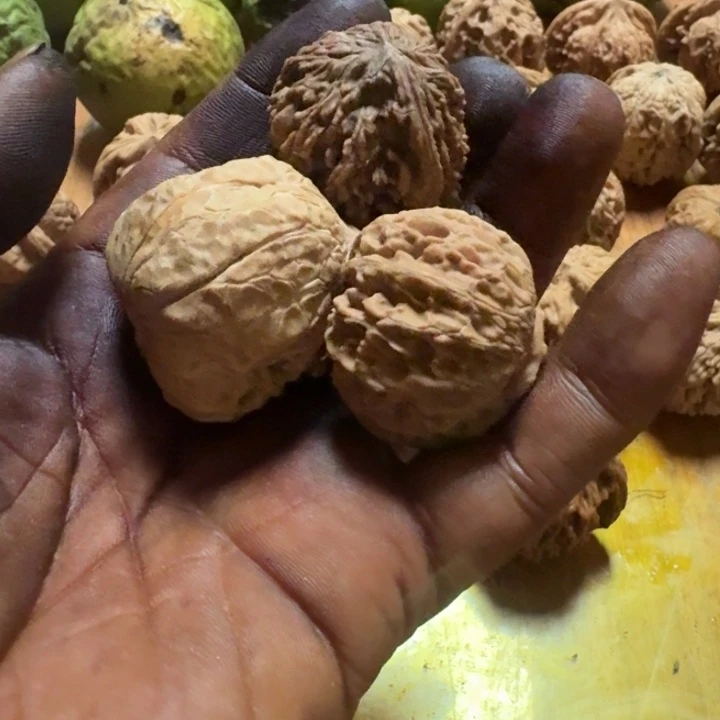 曼***华吊坠文玩核桃核桃