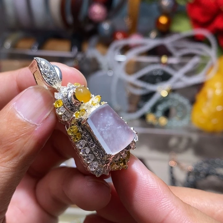 翡翠未镶嵌颈饰无事牌200