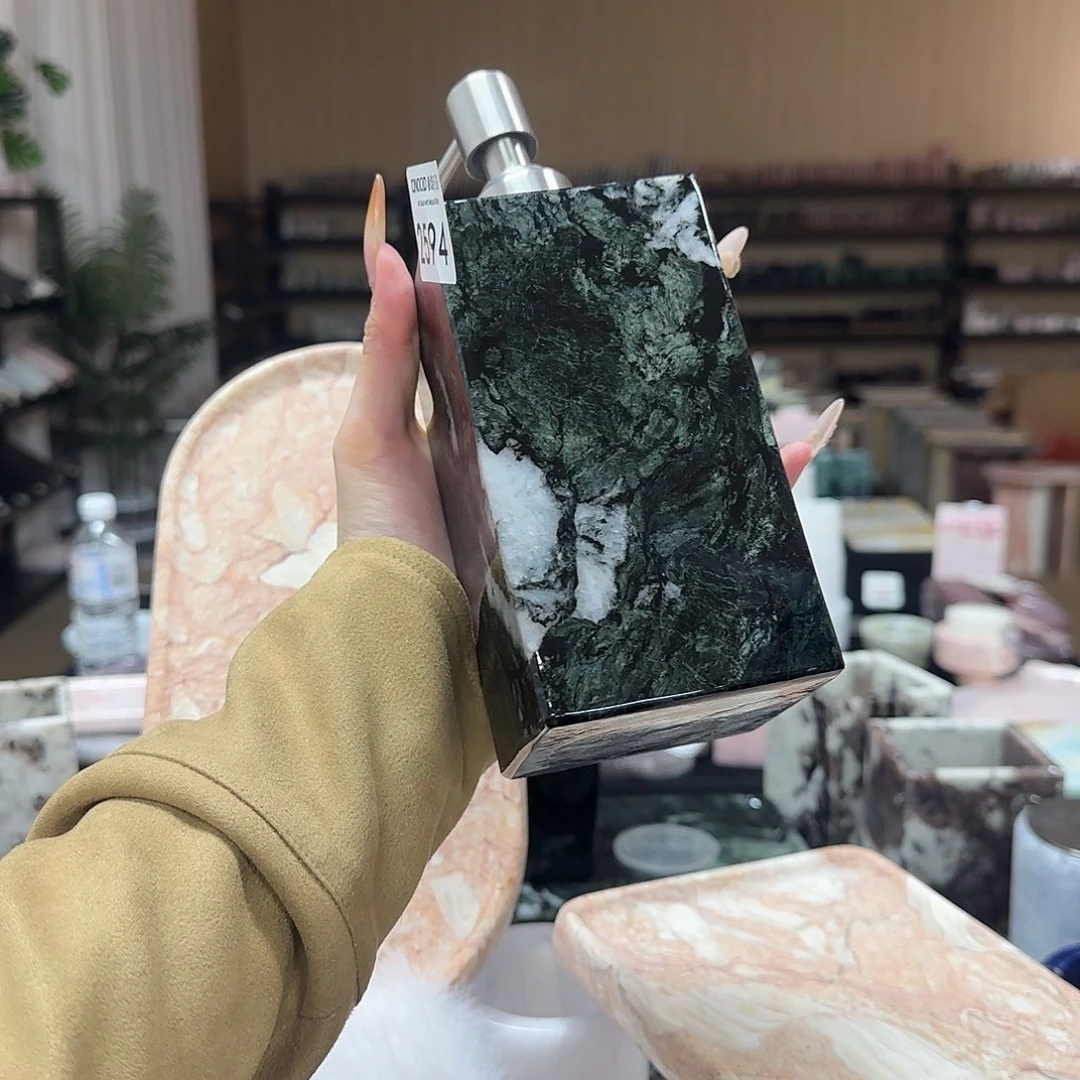 崔*2594芬迪绿洗手液瓶