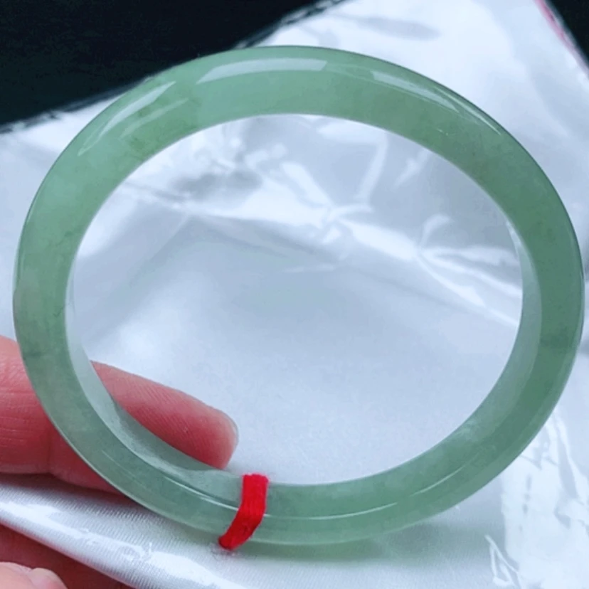 【闪购商品】翡翠手镯未镶嵌59贵妃镯