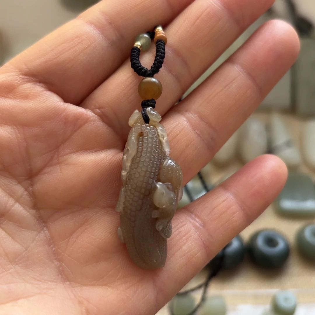和田玉（糖玉）未镶嵌颈饰