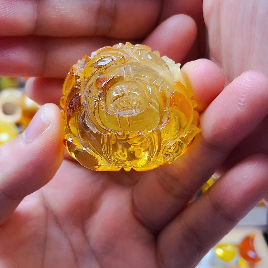 琥珀未镶嵌裸石吊坠