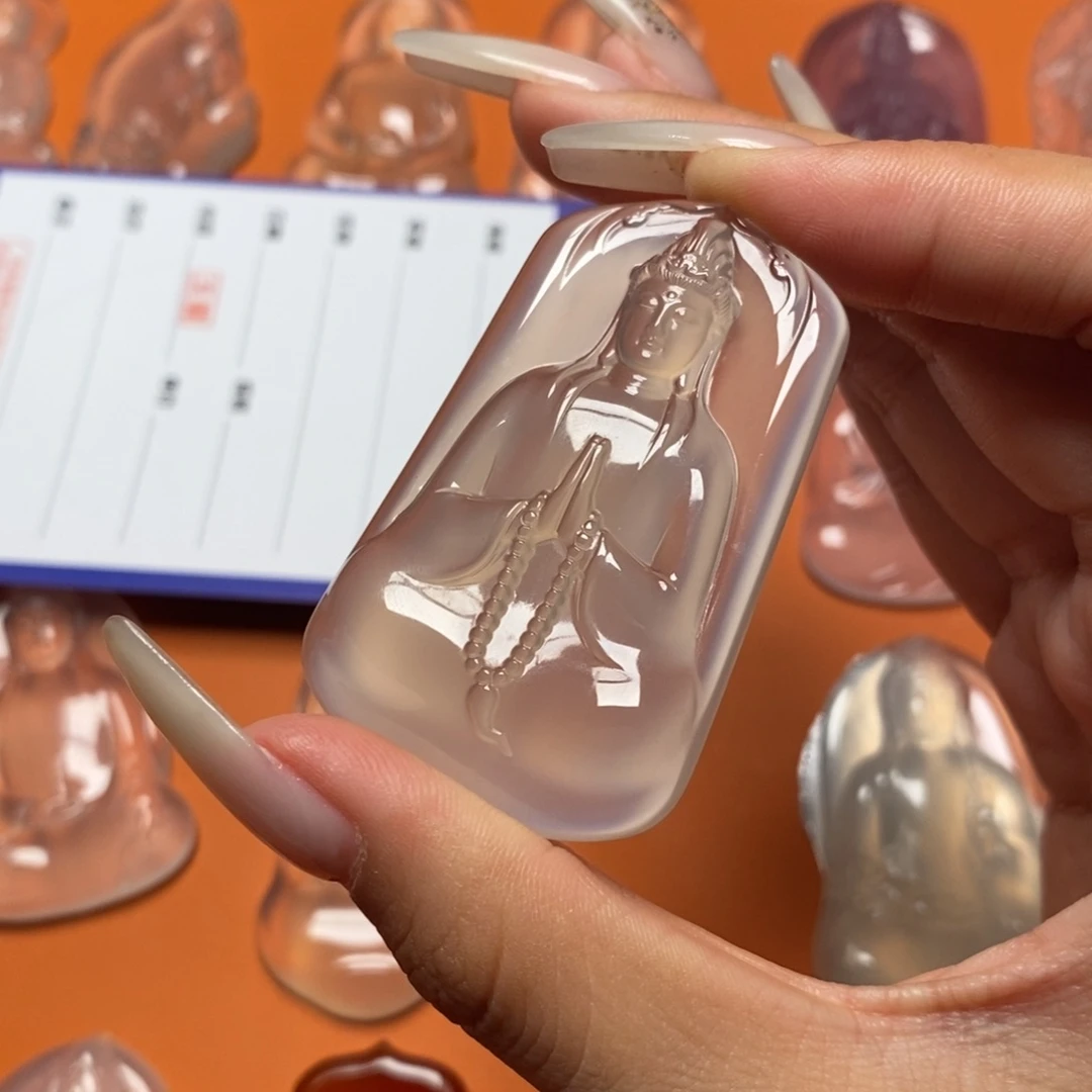 玛瑙/玉髓吊坠未镶嵌语****兵