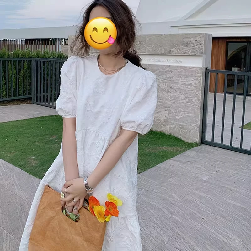 法式复古白色浮雕花纹泡泡袖连衣裙女夏新款温柔风显瘦气质初恋裙