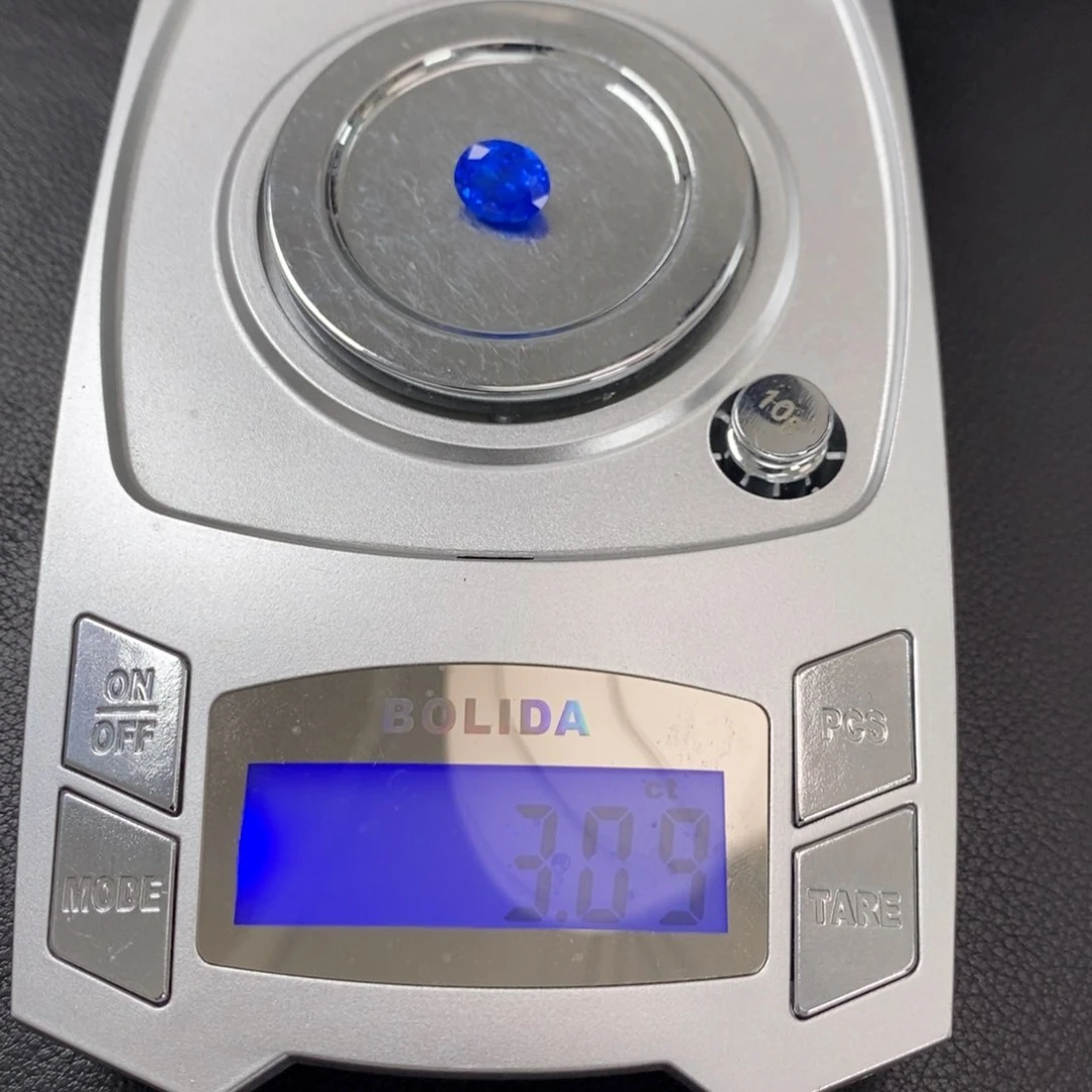 D***y合成（培育）尖晶石裸石未镶嵌3ct