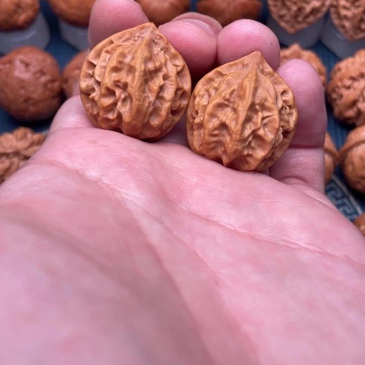 文玩核桃把件京八棱