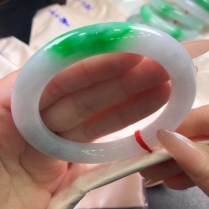 翡翠未镶嵌手镯58.1圆