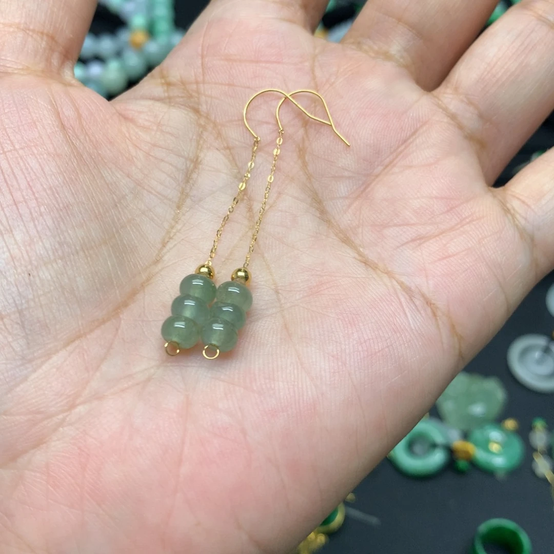 18K金镶嵌翡翠耳饰雅*有纹裂