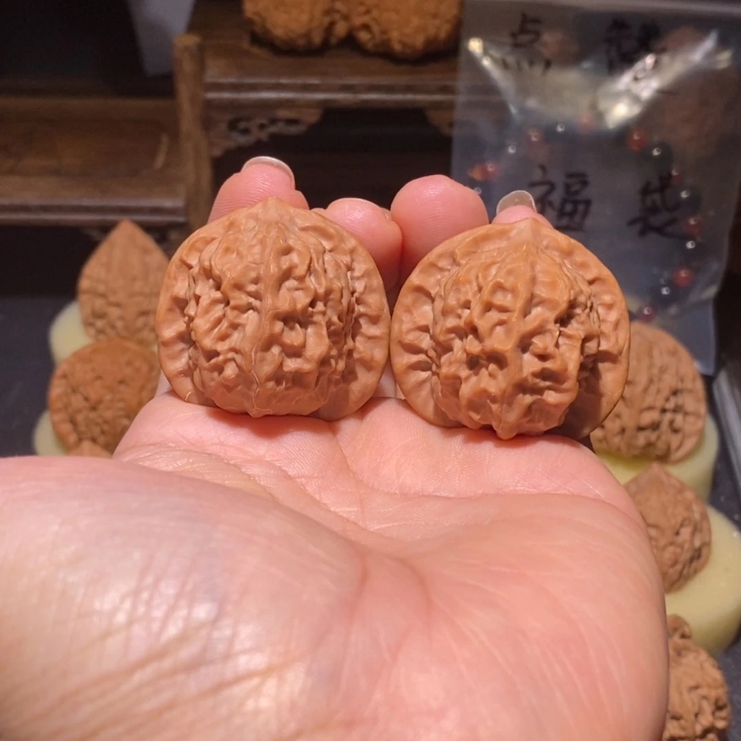 泽***爸文玩核桃吊坠瓷娃娃