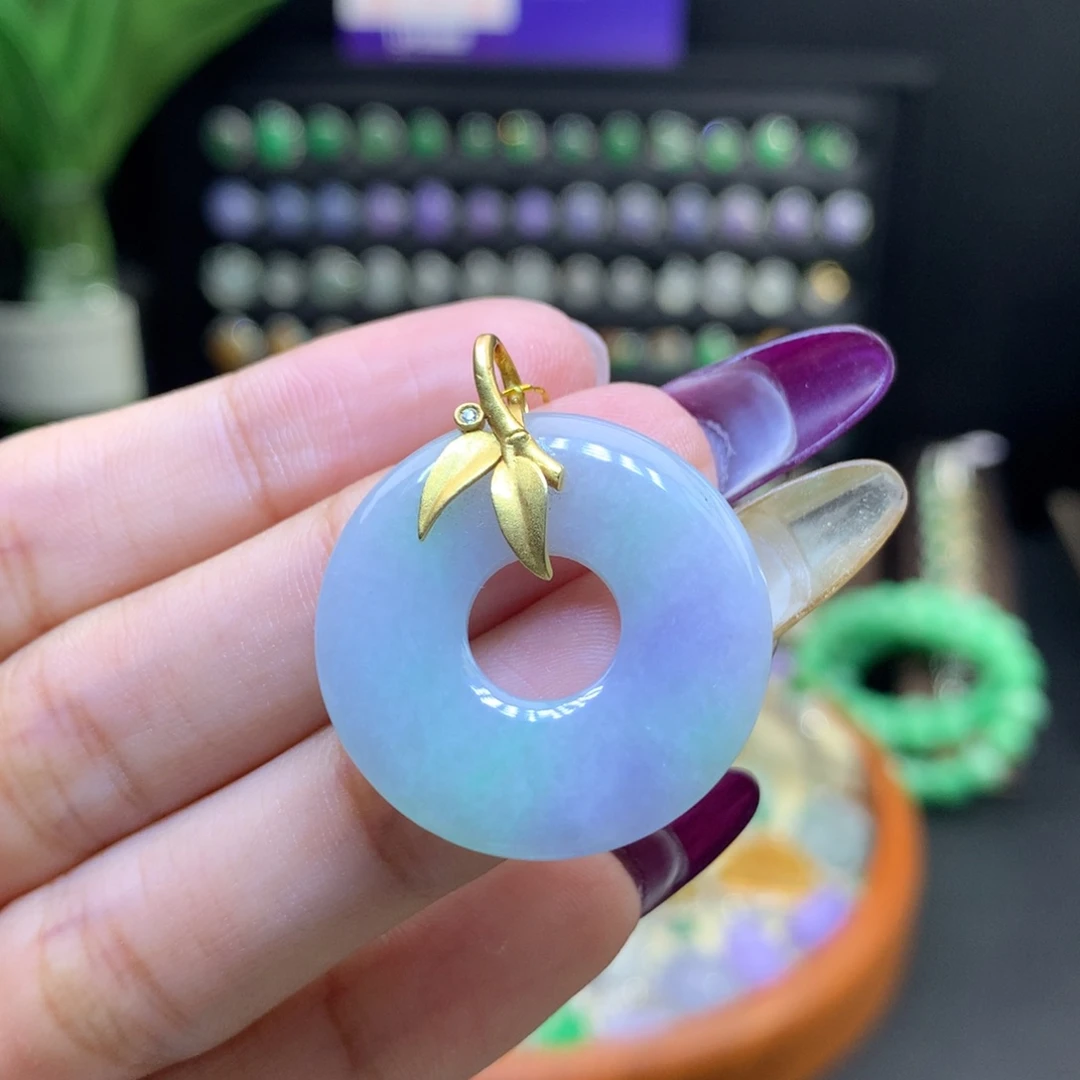 翡翠18K金镶嵌颈饰