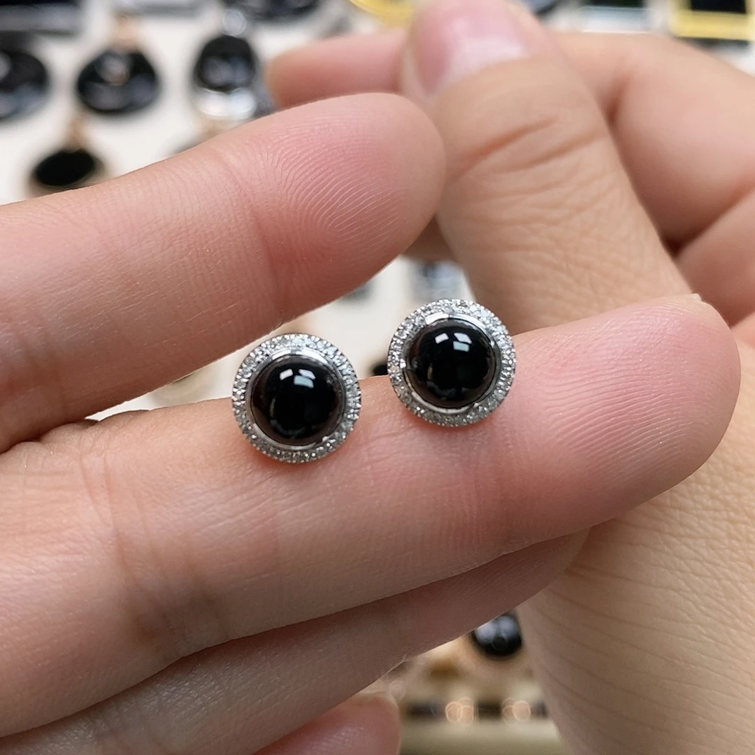 翡翠18K金镶嵌耳饰