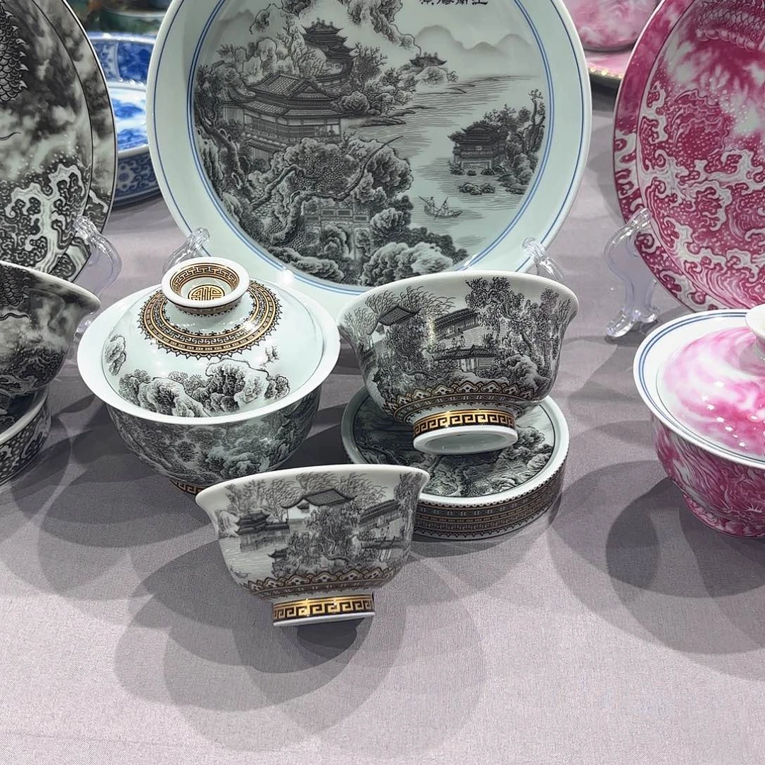 瓷片景德镇陶瓷学院副院长兼美术