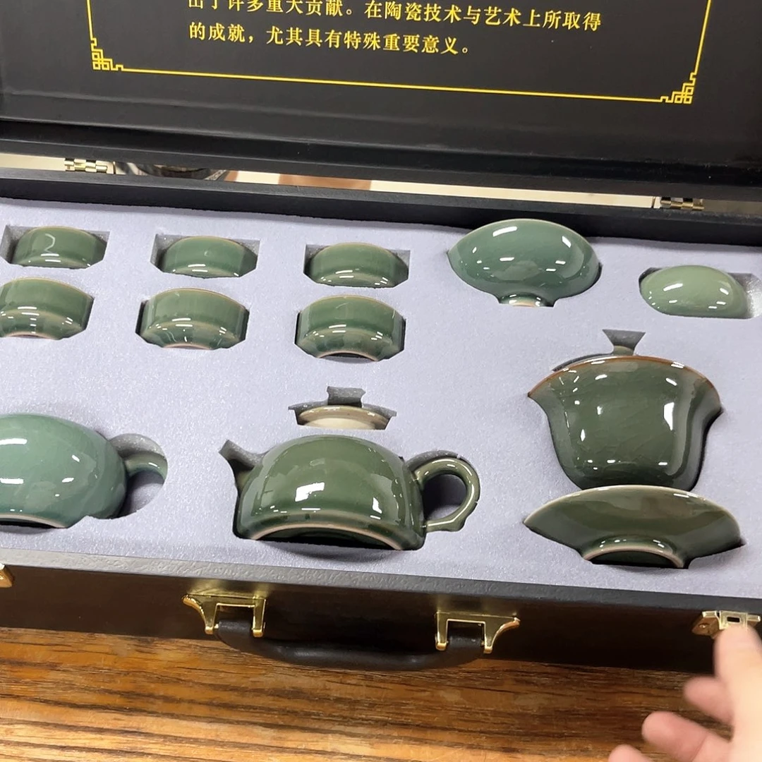 孤品茶具套装等。