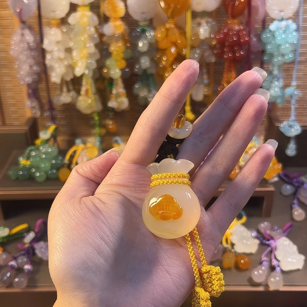 T***依玛瑙/玉髓未镶嵌车挂钥匙扣