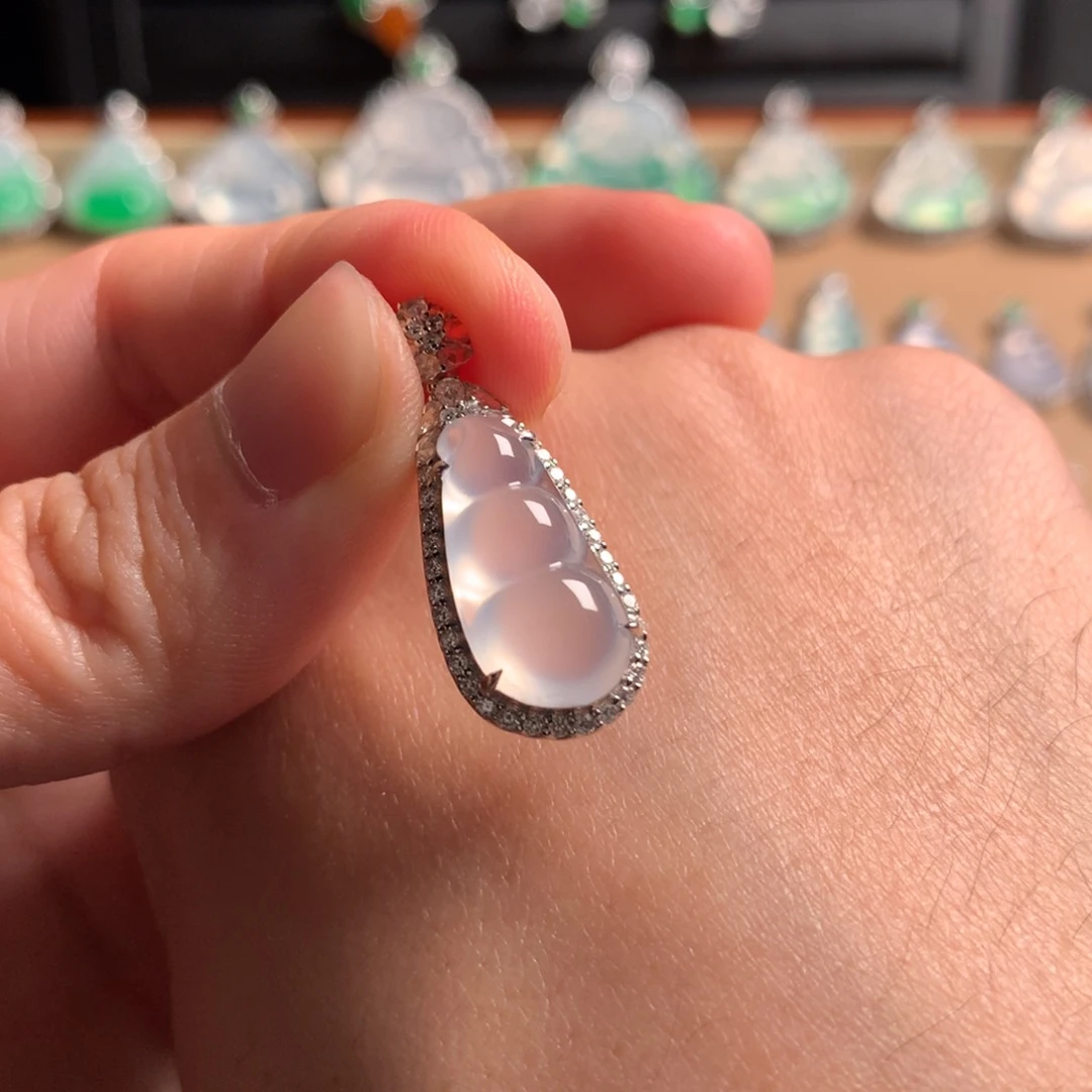 翡翠吊坠(不含链)18K金镶嵌