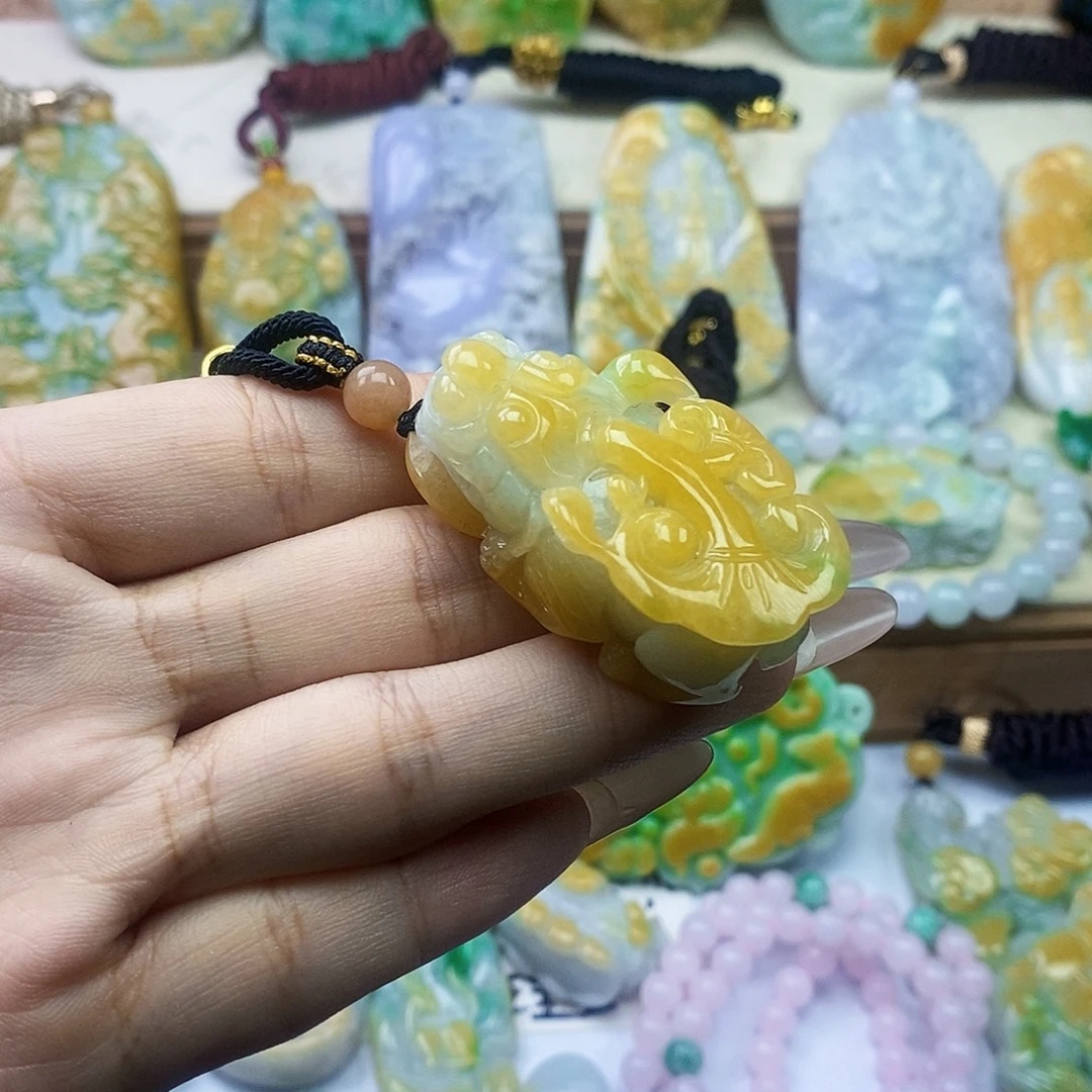 翡翠未镶嵌颈饰翡翠