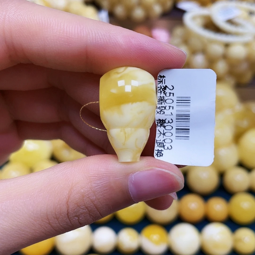 裸石琥珀未镶嵌14.0*24.6mm.
