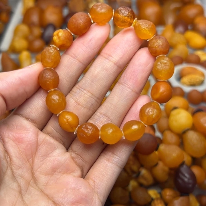 琥珀未镶嵌颈饰天然蜜蜡