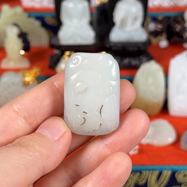 和田玉（糖玉）18K金镶嵌颈饰