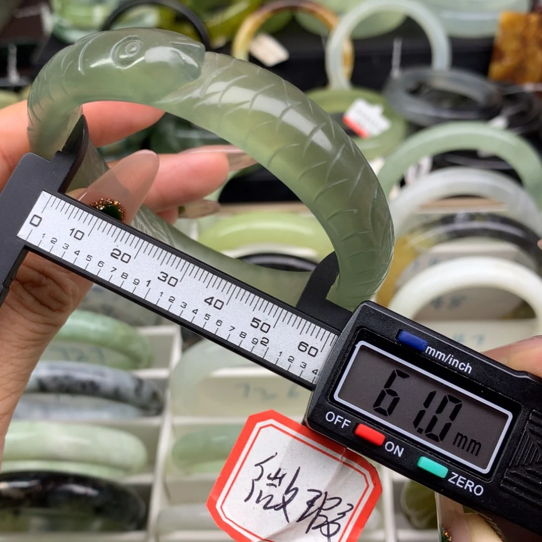 蛇纹石玉未镶嵌手镯746