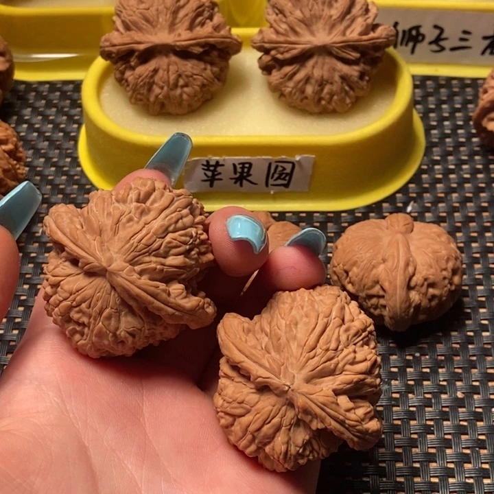 文玩核桃吊坠45全品白狮子