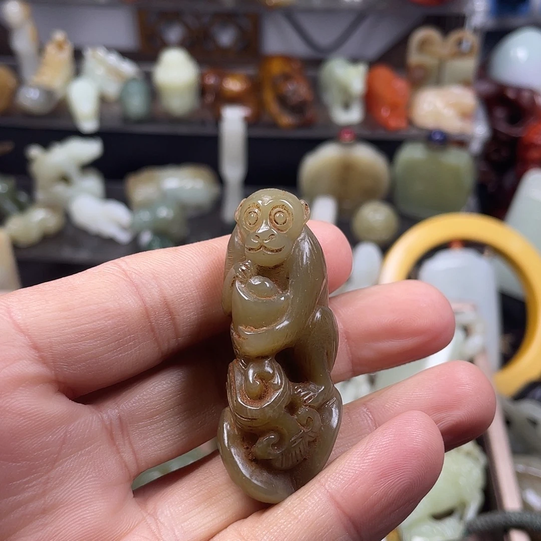 饿***面和田玉（糖玉）未镶嵌颈饰