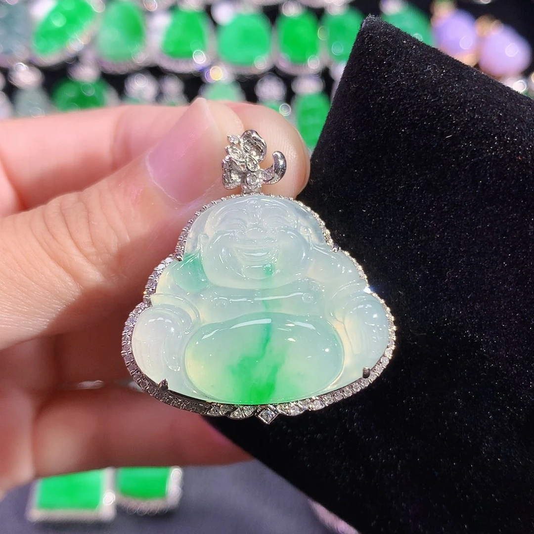 翡翠18K金镶嵌颈饰