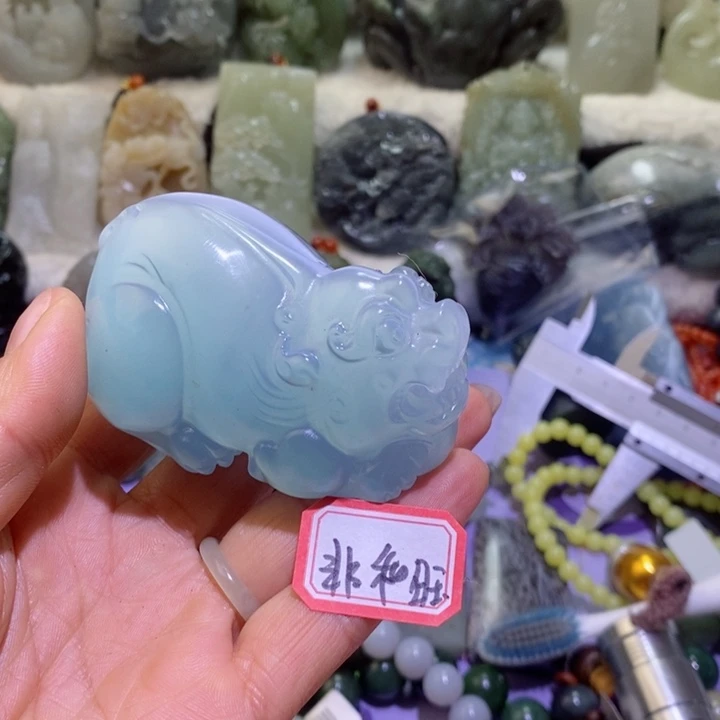 和田玉边角料未镶嵌巴***车