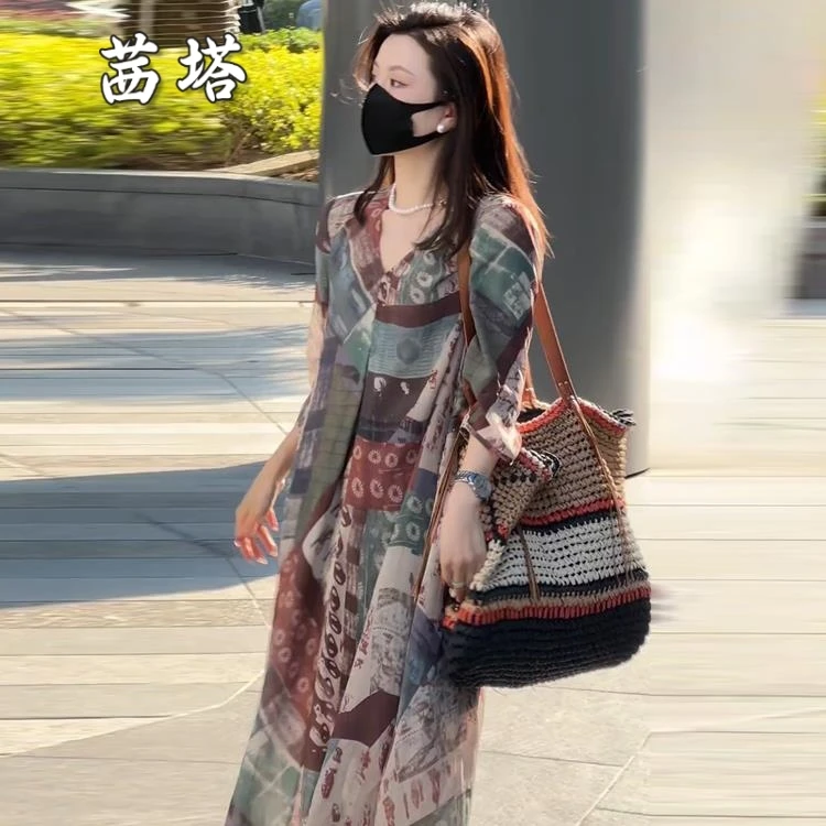 高奢复古显瘦连衣裙女2025春夏新款v领时尚印花宽松百搭气质长裙