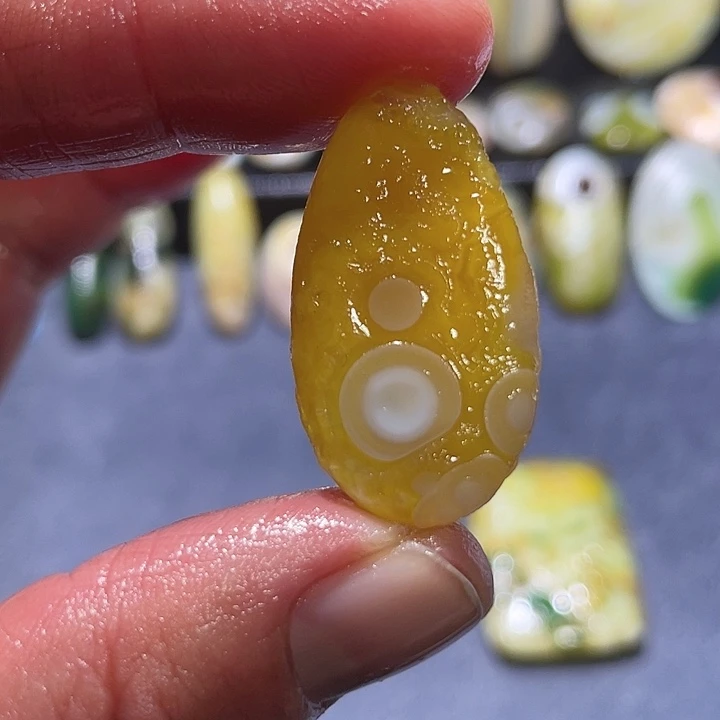 玛瑙/玉髓未镶嵌珠宝奇石