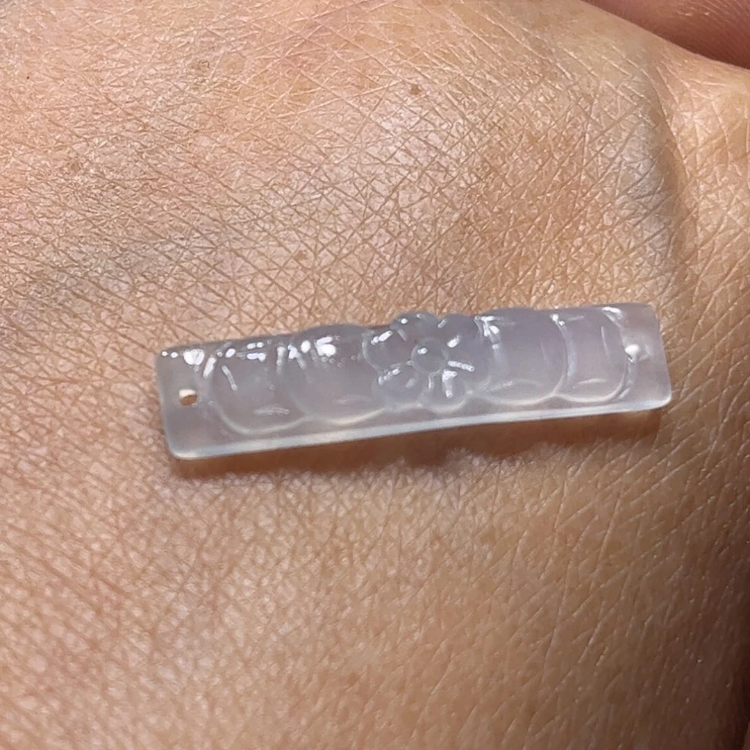 定制翡翠未镶嵌手牌