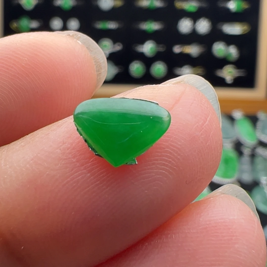 翡翠未镶嵌颈饰心8