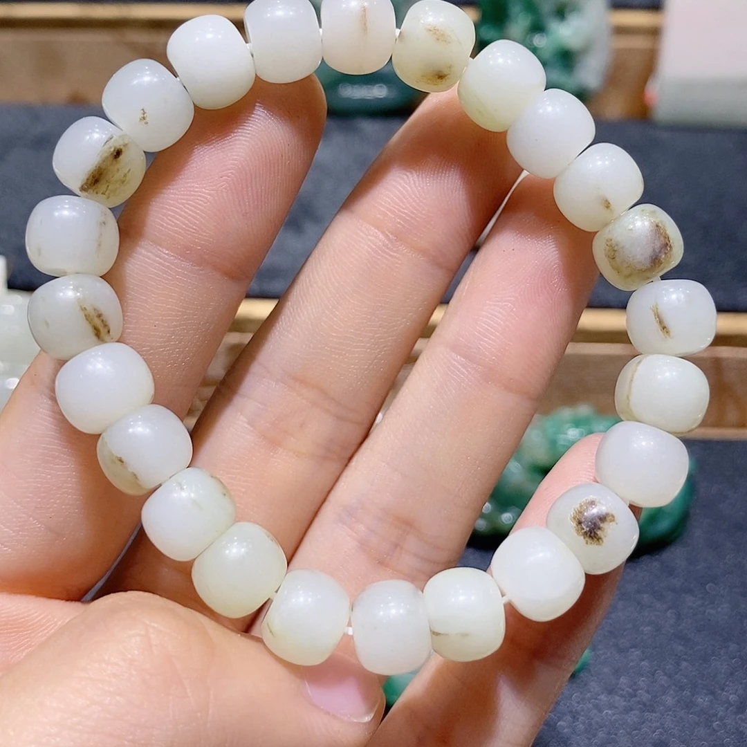 独山玉未镶嵌吊坠