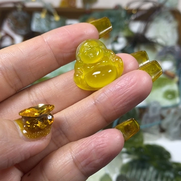 未镶嵌蛇纹石玉吊坠