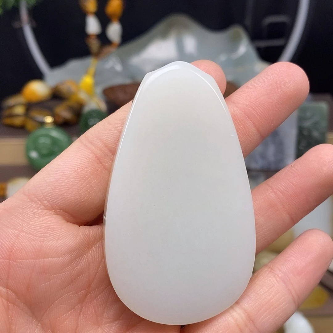 和田玉颈饰未镶嵌60