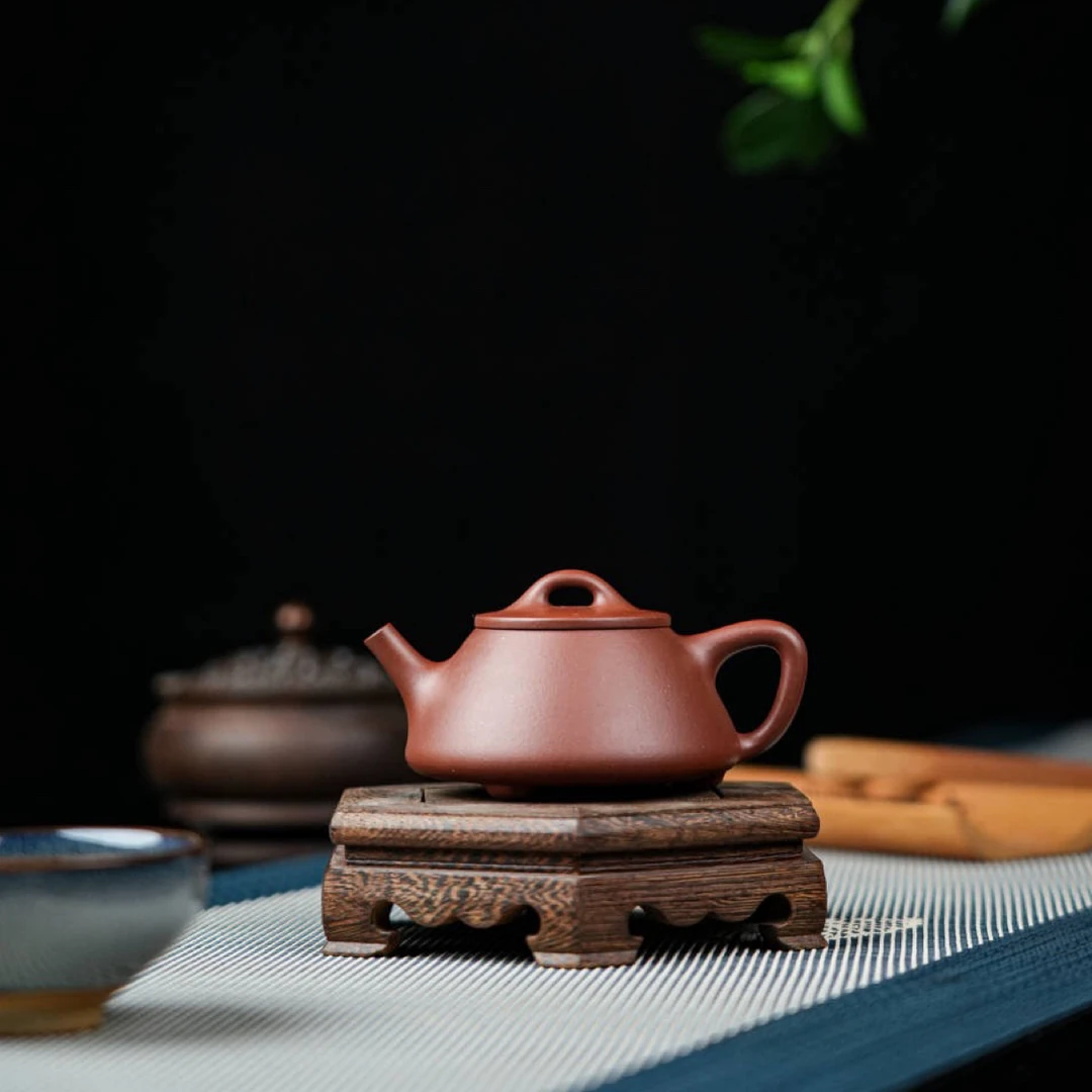 作者：李荷生（工艺美术师）  品名：石瓢 泥料：底槽清 容量：100cc