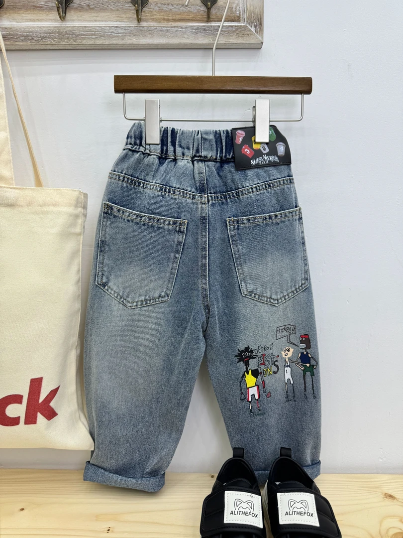 2025款春季新款百搭韩版宽松老爹裤(小人卡通印花）牛仔裤A8009