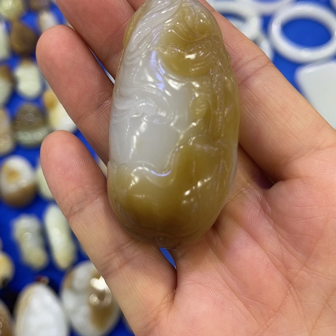 和田玉（糖玉）未镶嵌颈饰