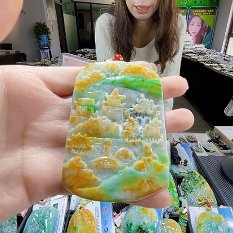 翡翠未镶嵌颈饰翡翠