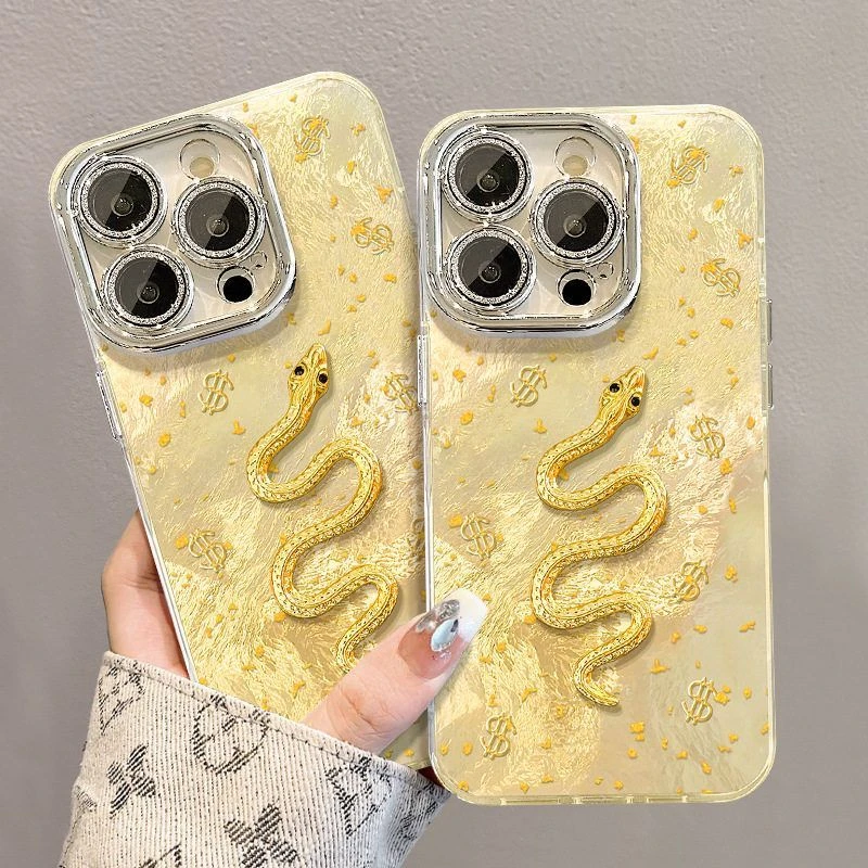 金蛇公仔手链适用苹果16锡纸纹手机壳oppo镜头膜14高级感华为荣耀