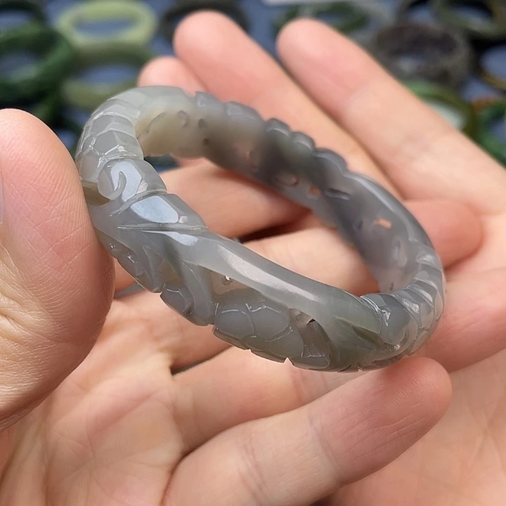 和田玉（青白玉）未镶嵌手镯006，圈口54.5mm桃花镯