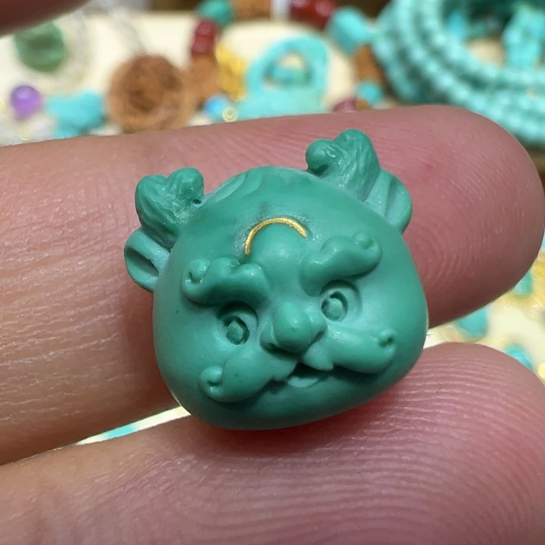 绿松石未镶嵌颈饰