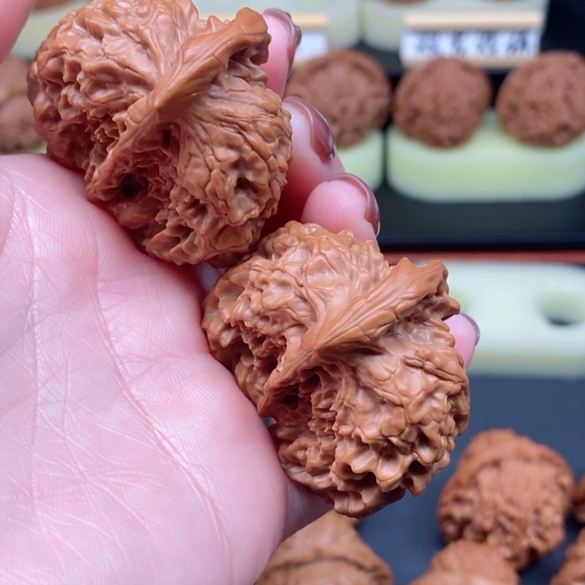 【闪购商品】文玩核桃吊坠陈***候座山雕