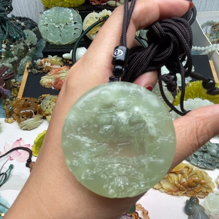 蛇纹石玉未镶嵌颈饰