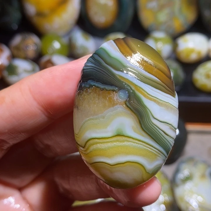 未镶嵌玛瑙/玉髓珠宝半成品86