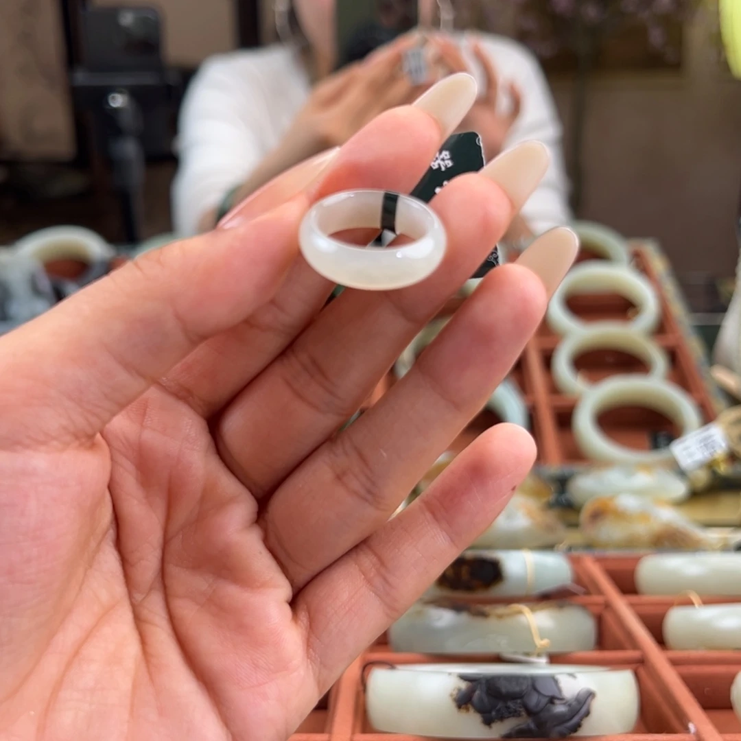 和田玉（青白玉）未镶嵌戒指高青白